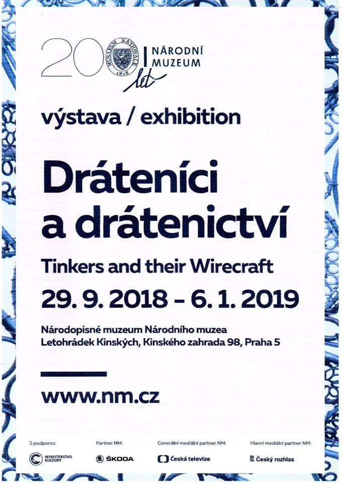 balení drátenické výstavy v Musaionu