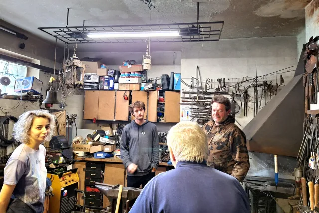 setkání členů spolku Dráteník v Kytíně, v Kovárně pro radost 